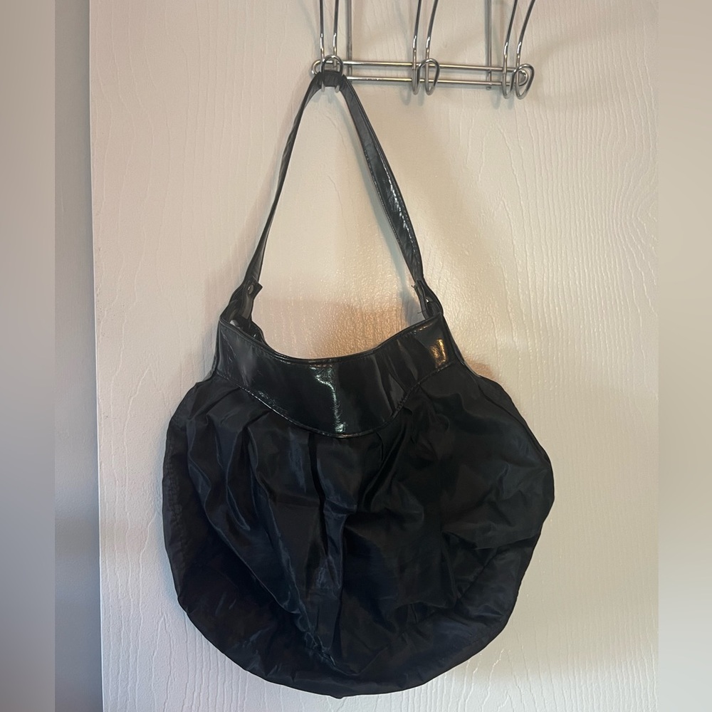 Black shoulder bag
